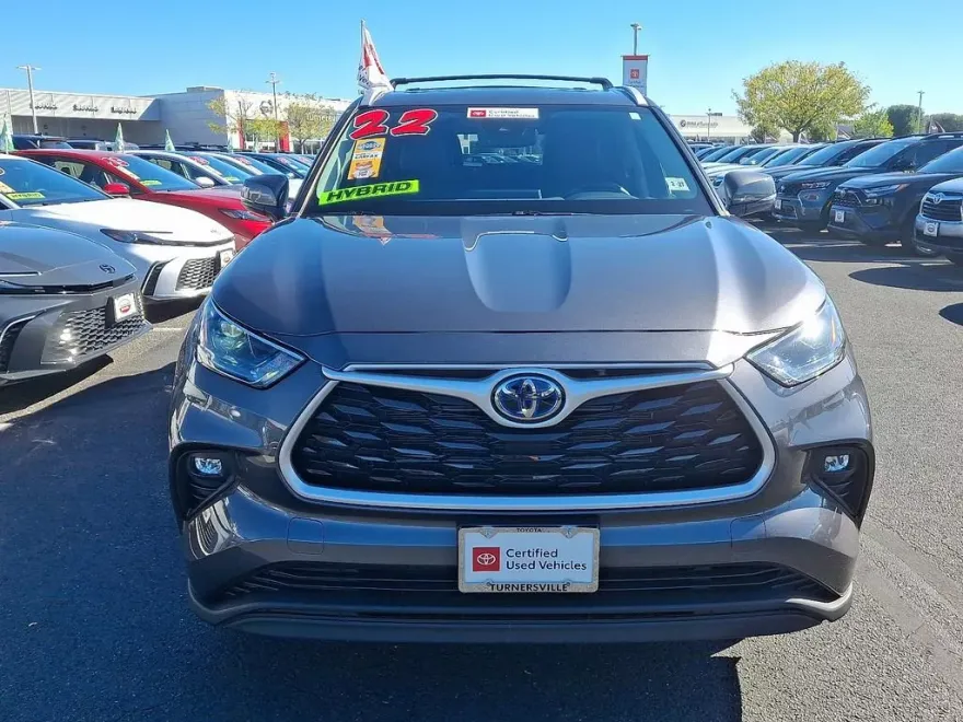 2022 Toyota Highlander Hybrid XLE photo 1