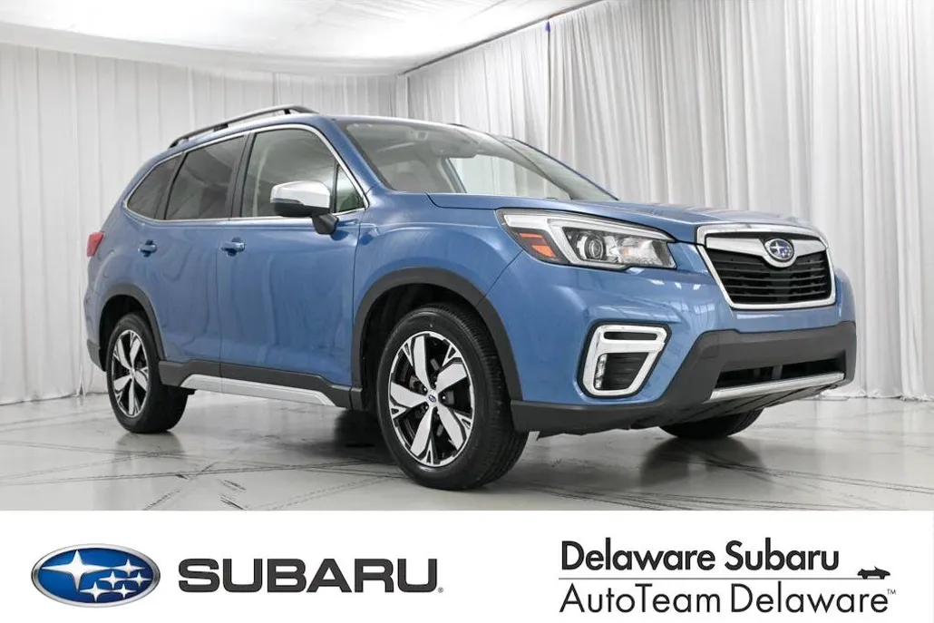 2020 Subaru Forester Touring photo 1
