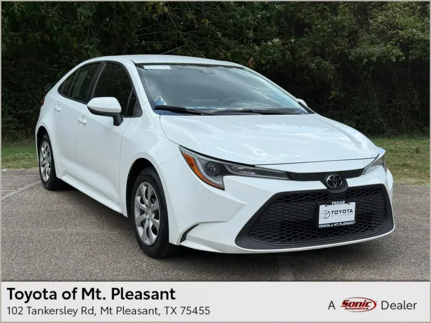 2022 Toyota Corolla LE photo 1