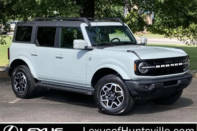 2022 Ford Bronco Outer Banks photo 1