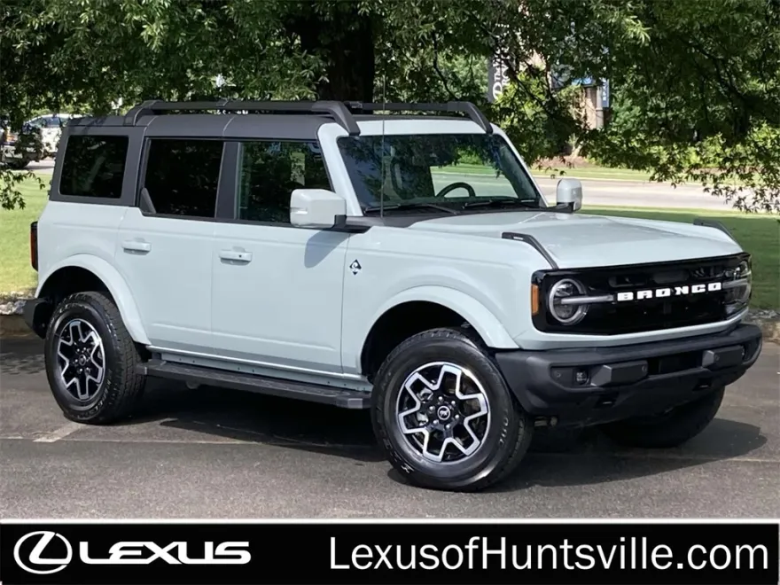 2022 Ford Bronco Outer Banks photo 1
