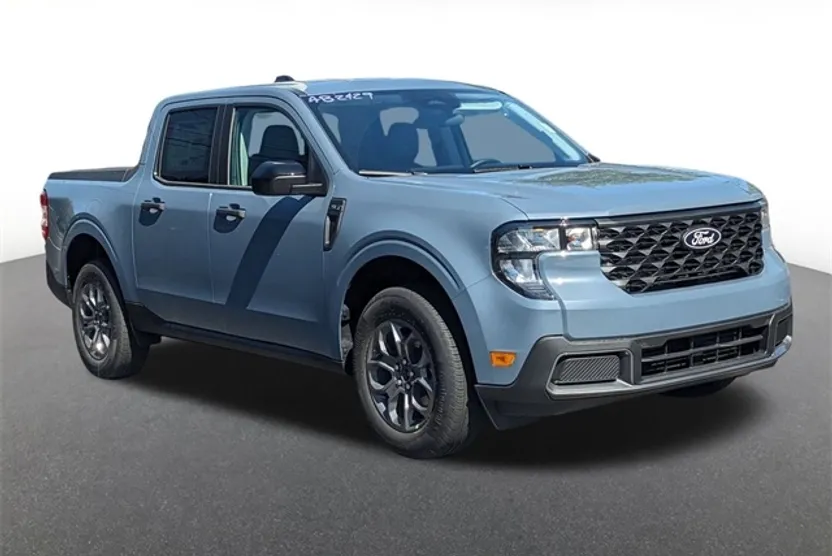 2025 Ford Maverick XLT photo 1