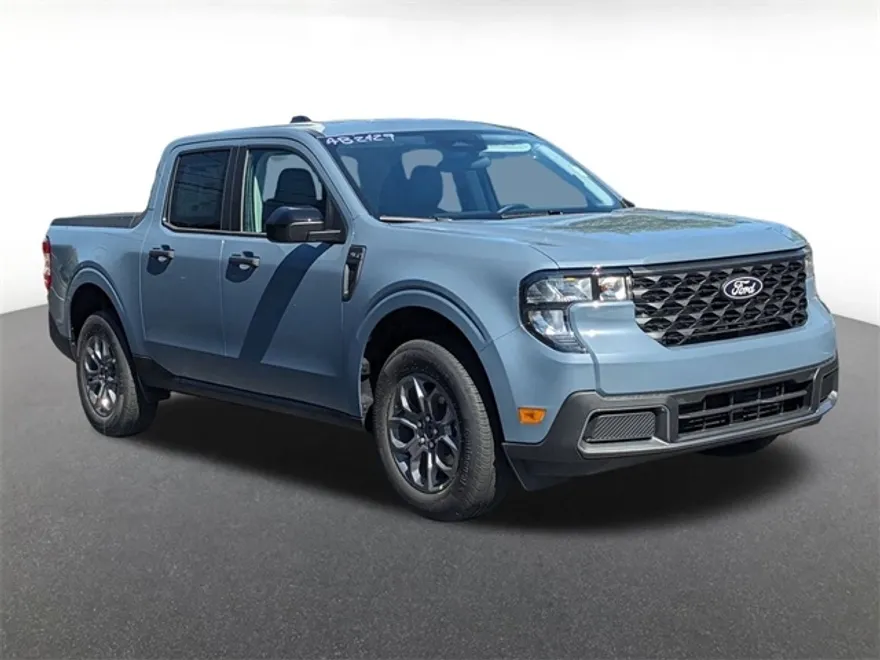 2025 Ford Maverick XLT photo 1