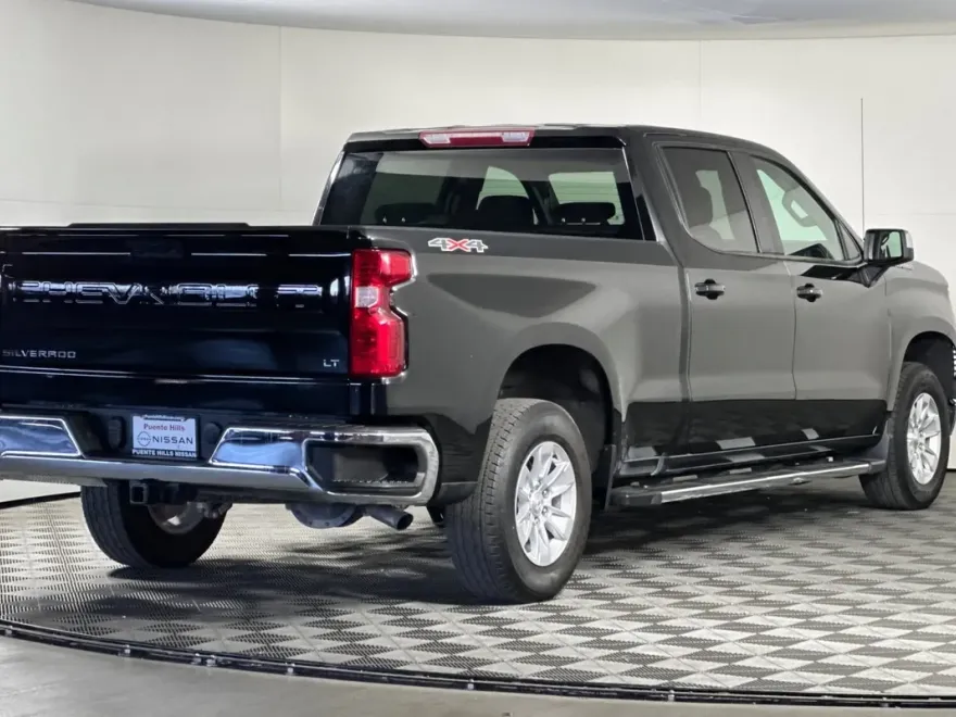 2024 Chevrolet Silverado 1500 LT photo 1