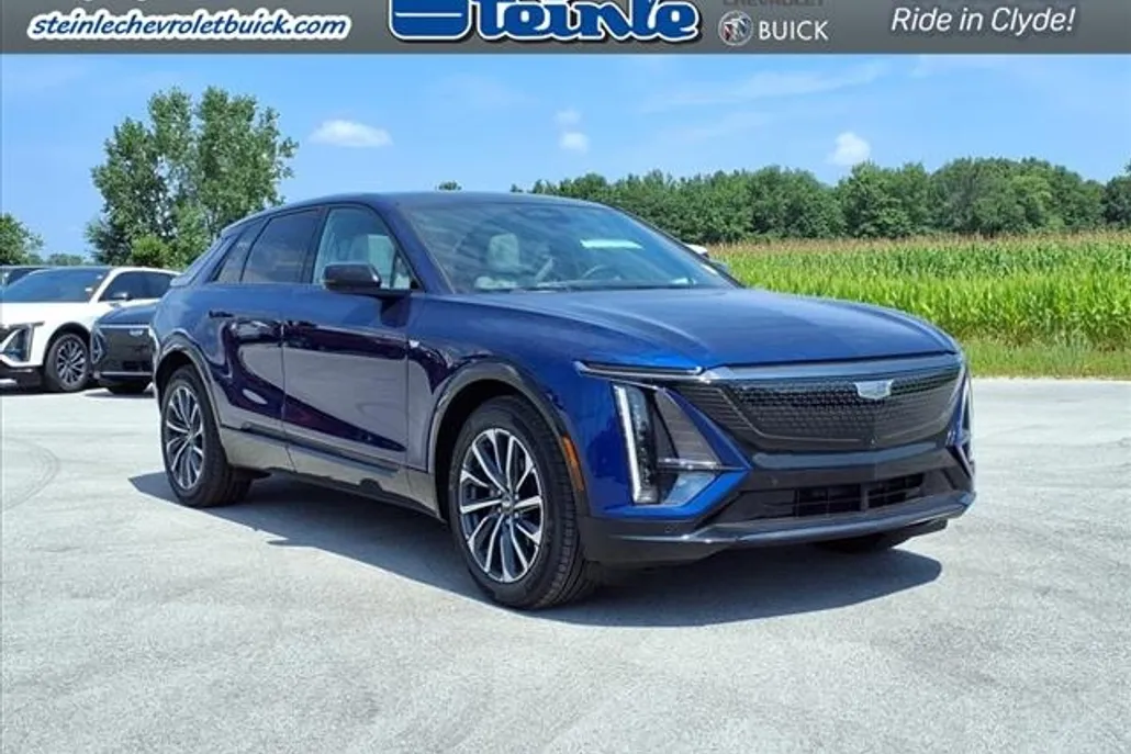 2025 Cadillac Lyriq Sport photo 1