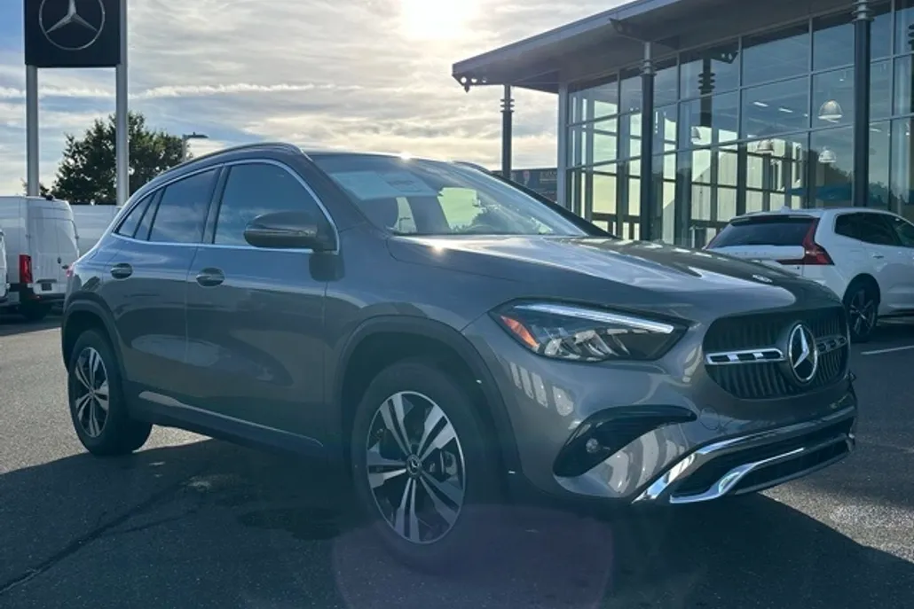 2026 Mercedes Benz GLA 250 4MATIC photo 1