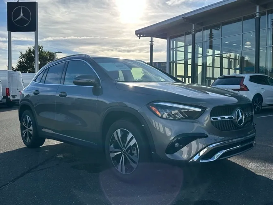 2026 Mercedes Benz GLA 250 4MATIC photo 1