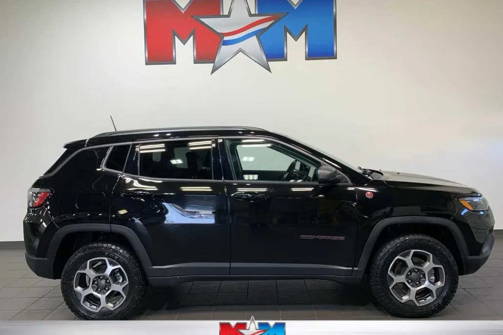2022 Jeep Compass Trailhawk photo 1