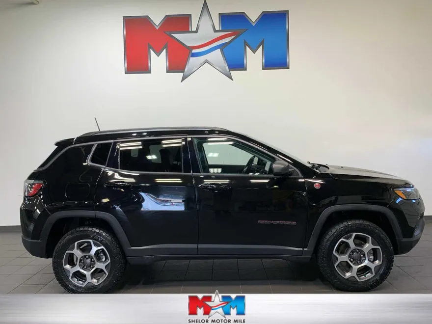 2022 Jeep Compass Trailhawk photo 1