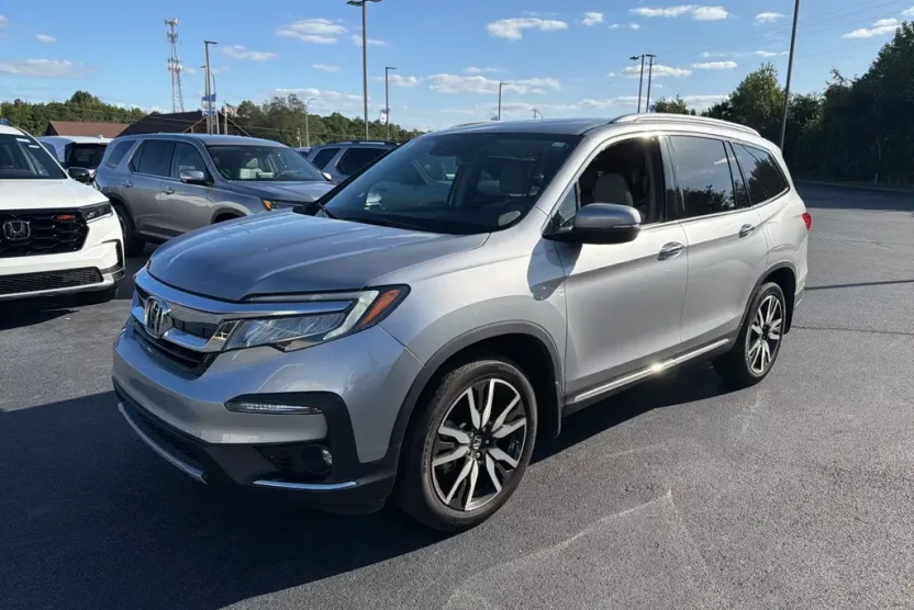 2022 Honda Pilot Touring photo 1