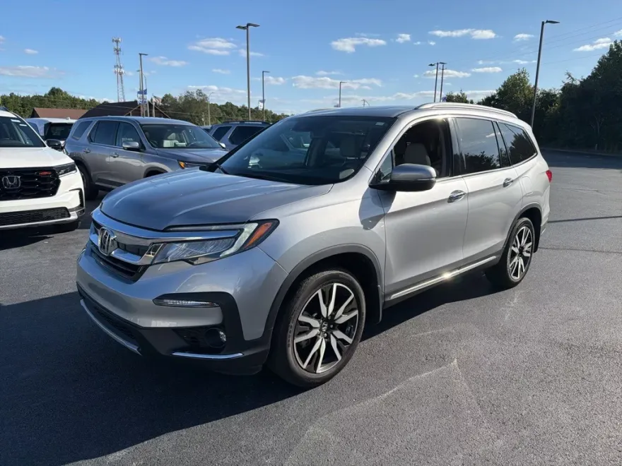 2022 Honda Pilot Touring photo 1