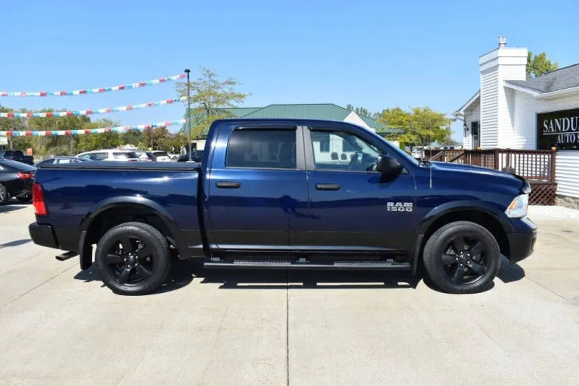 2017 Ram 1500 SLT photo 1