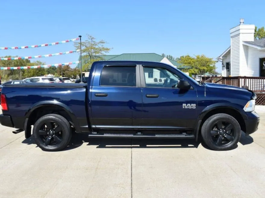2017 Ram 1500 SLT photo 1