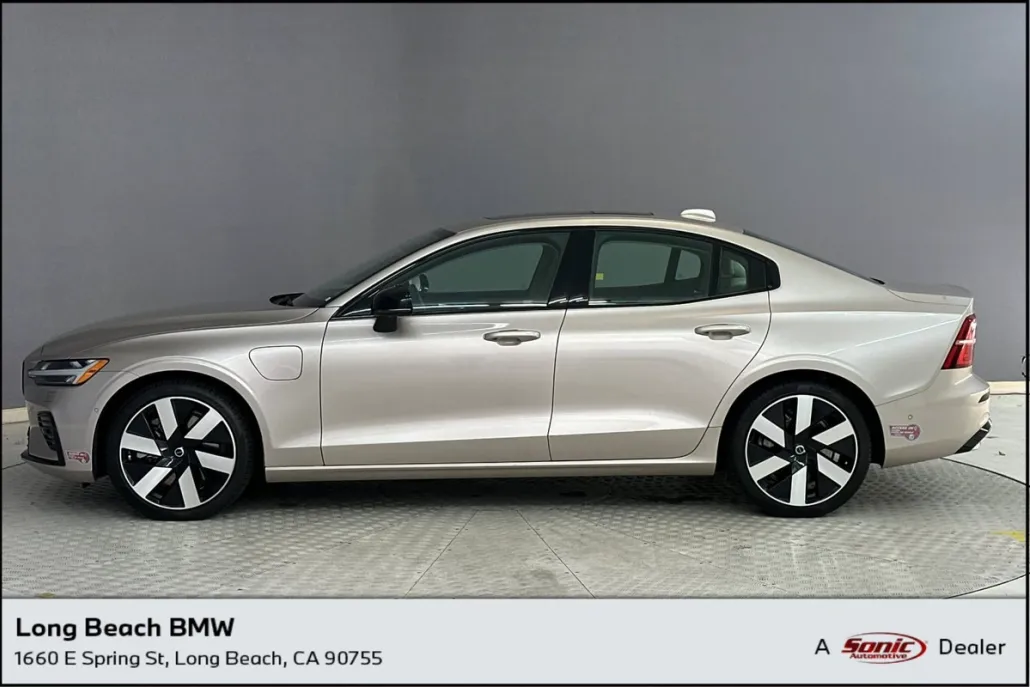 2024 Volvo S60 T8 Ultimate photo 1