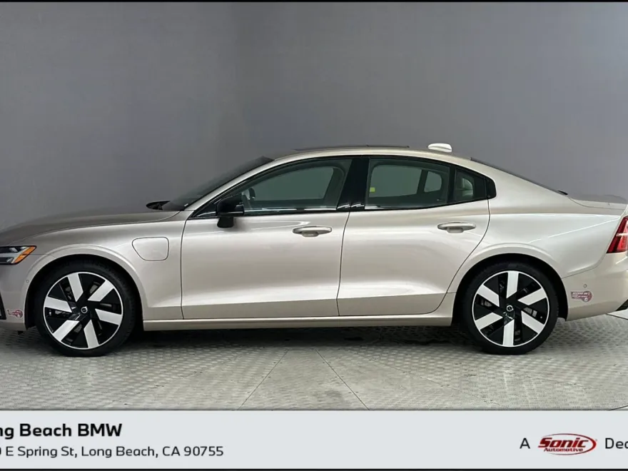 2024 Volvo S60 T8 Ultimate photo 1