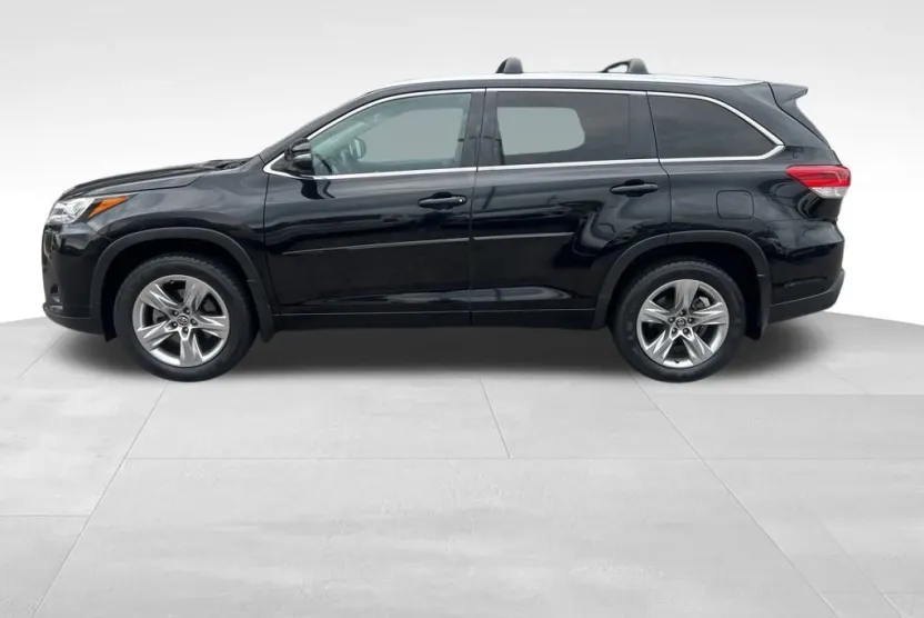 2019 Toyota Highlander Limited photo 1