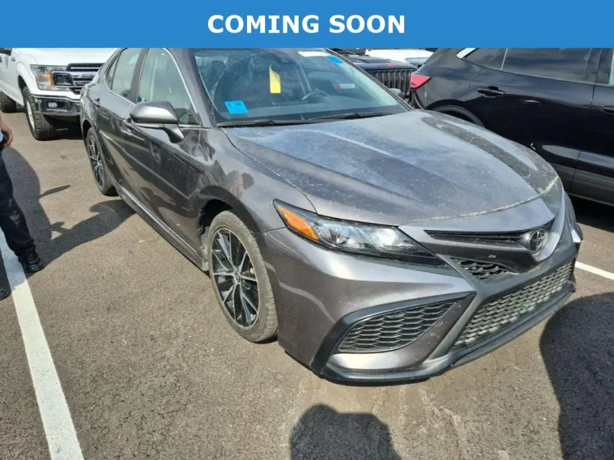 2024 Toyota Camry SE photo 1