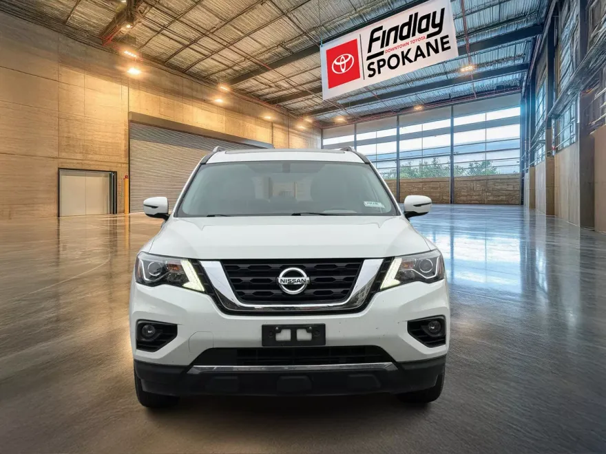 2017 Nissan Pathfinder SL photo 1
