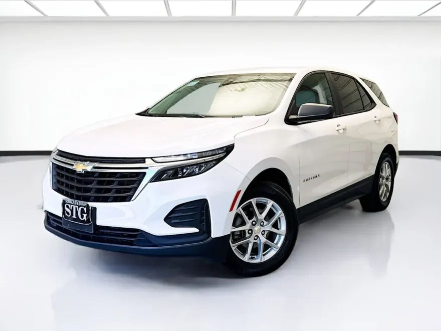 2024 Chevrolet Equinox LS photo 1