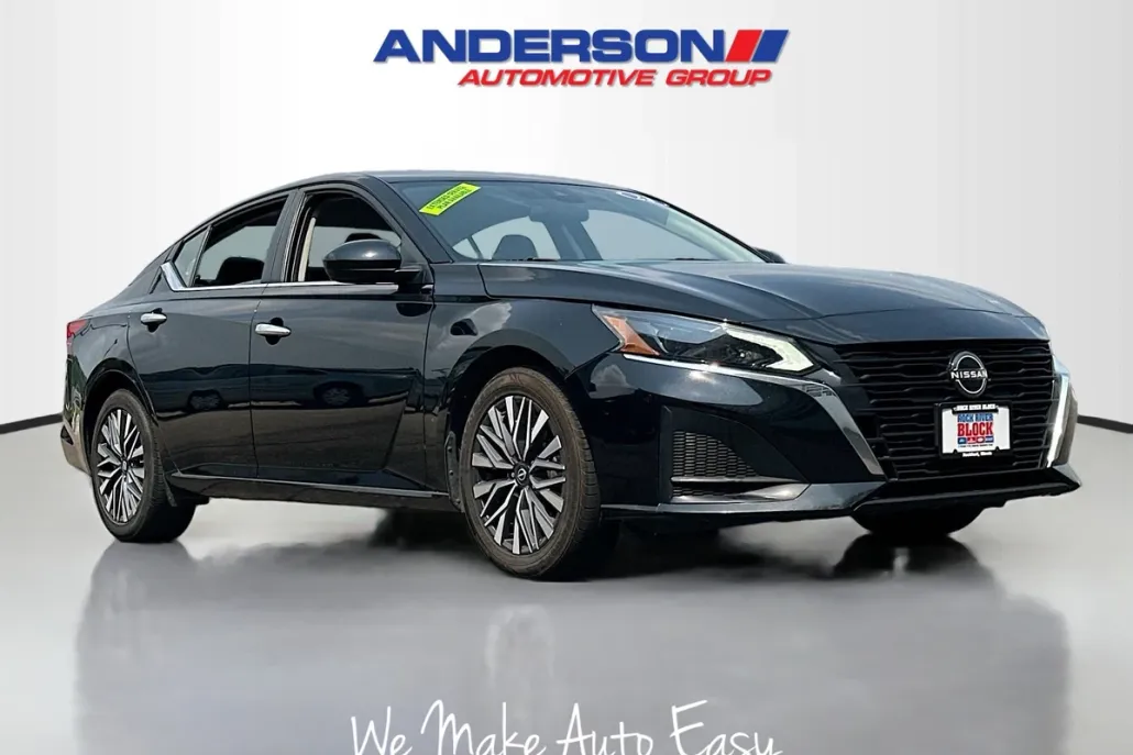 2023 Nissan Altima 2.5 SV photo 1