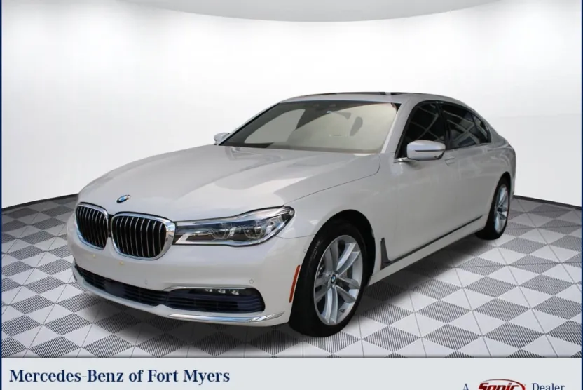 2017 Bmw 750i xDrive Sedan photo 1