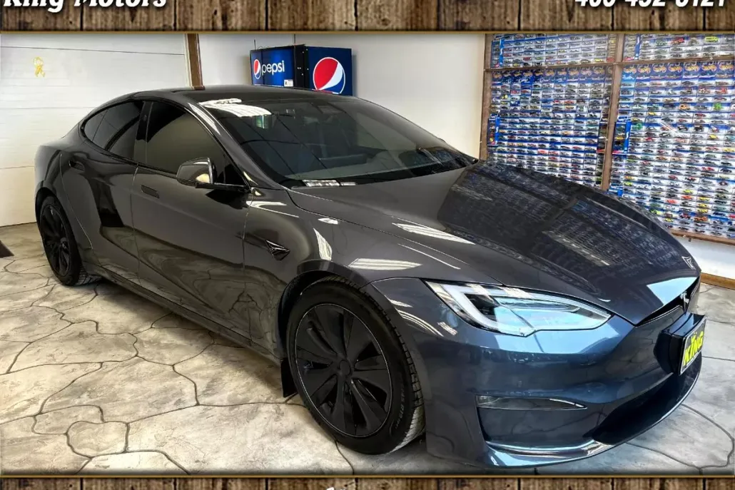 2022 Tesla Model S Plaid AWD photo 1