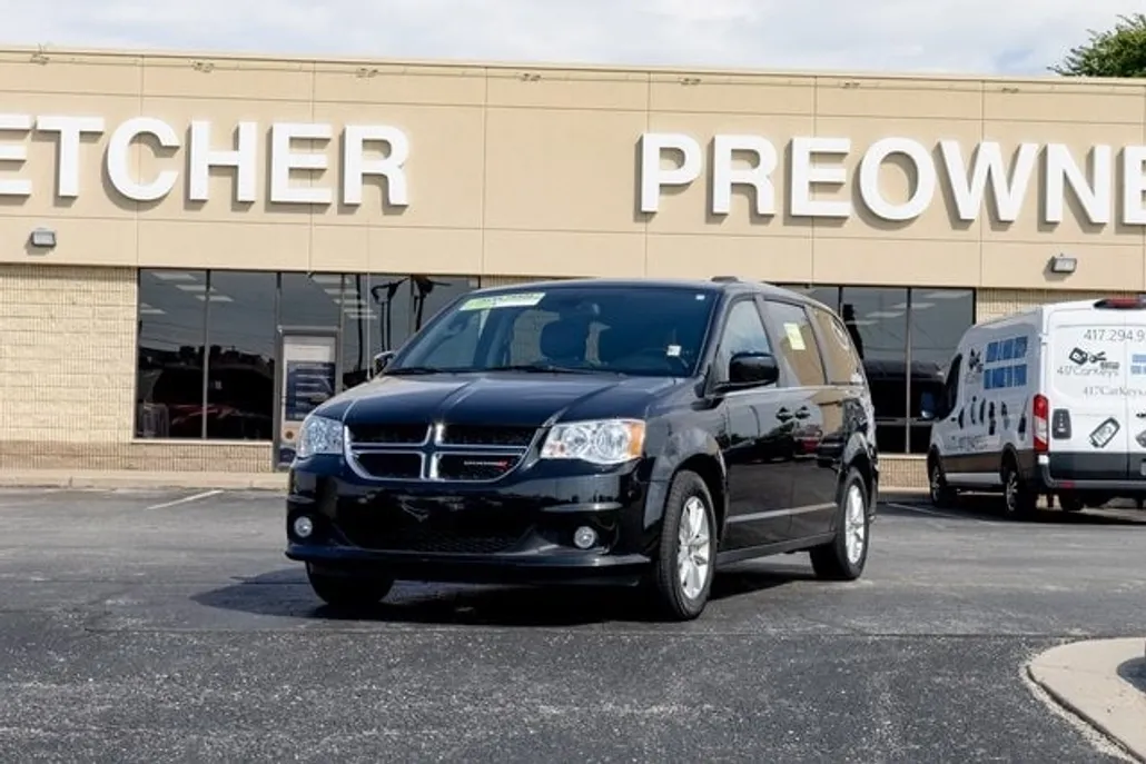 2019 Dodge Grand Caravan SXT photo 1