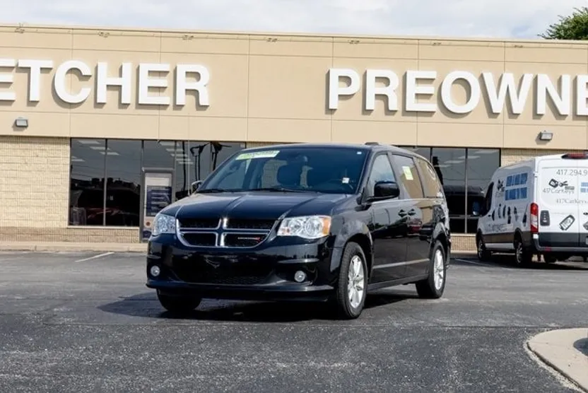 2019 Dodge Grand Caravan SXT photo 1