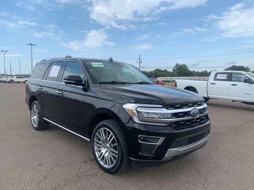 2024 Ford Expedition Limited photo 1