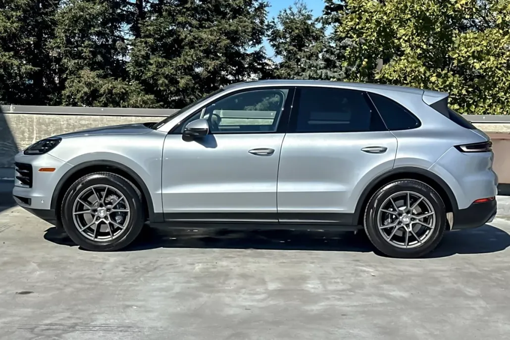 2025 Porsche Cayenne photo 1