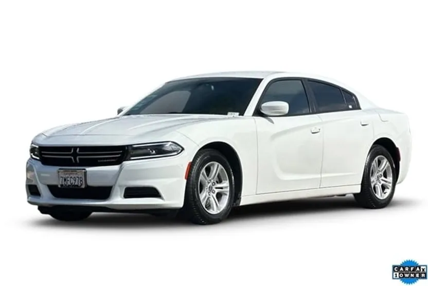 2015 Dodge Charger SE photo 1