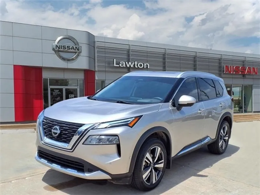 2023 Nissan Rogue Platinum photo 1