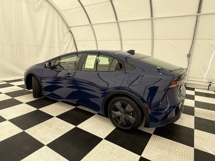 2024 Toyota Prius LE photo 1