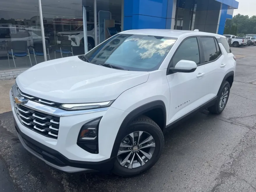 2026 Chevrolet Equinox LT photo 1