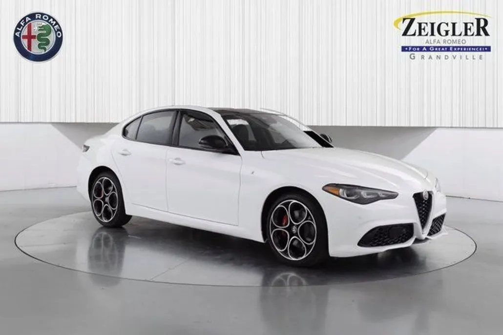 2024 Alfa Romeo Giulia Ti photo 1