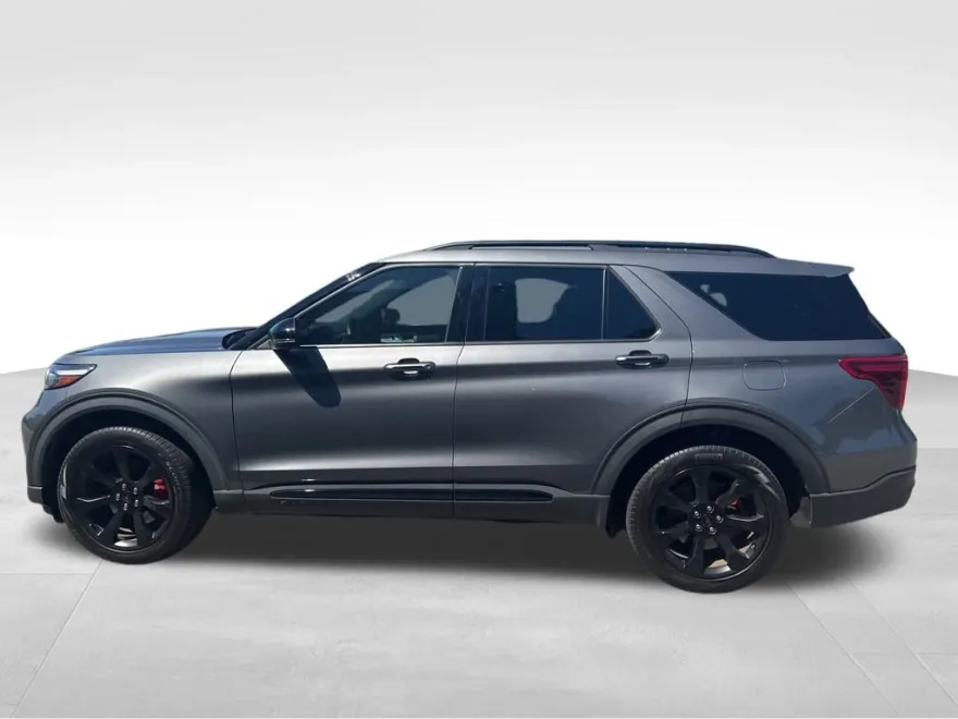2023 Ford Explorer ST photo 1