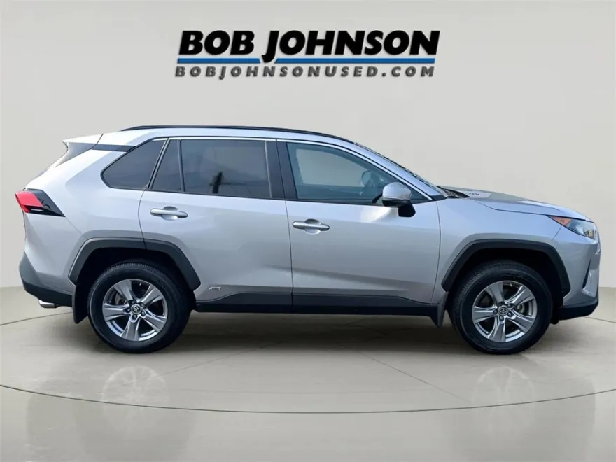 2022 Toyota RAV4 Hybrid LE photo 1