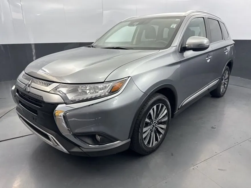 2020 Mitsubishi Outlander SEL photo 1