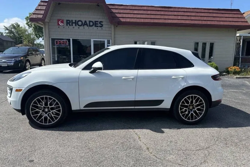 2017 Porsche Macan photo 1