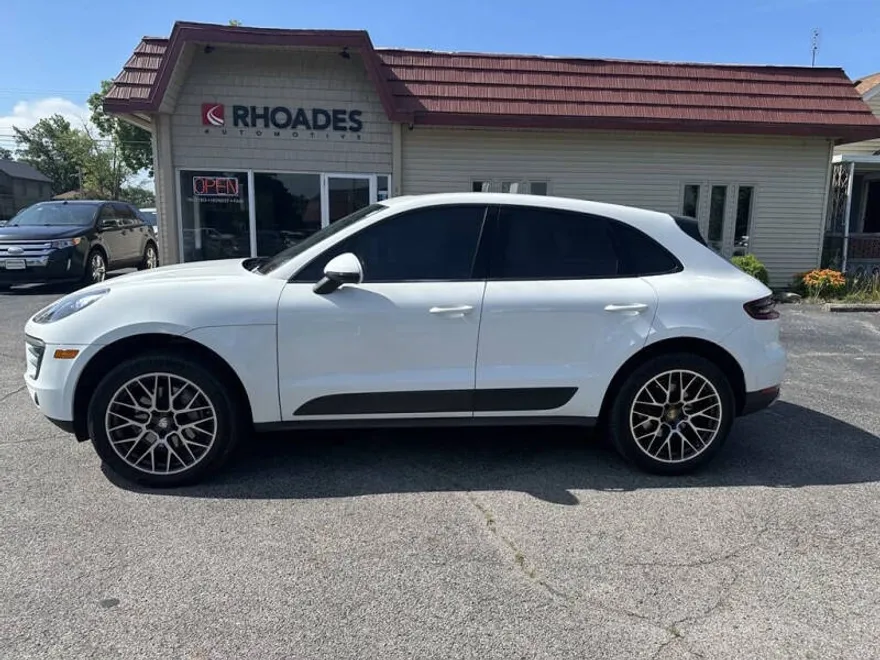 2017 Porsche Macan photo 1