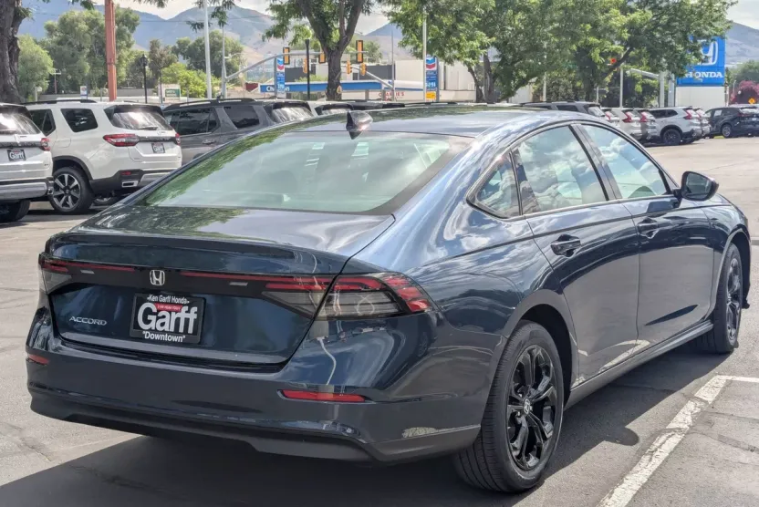 2025 Honda Accord SE photo 1