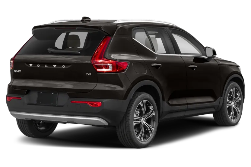 2022 Volvo XC40 T5 AWD Momentum photo 1