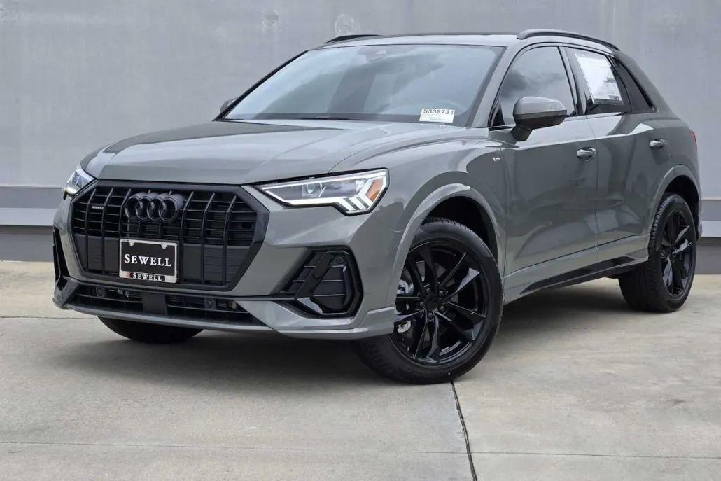 2025 Audi Q3 45 TFSI S line Premium photo 1