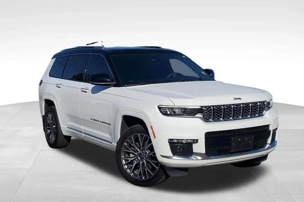 2022 Jeep Grand Cherokee L Summit photo 1