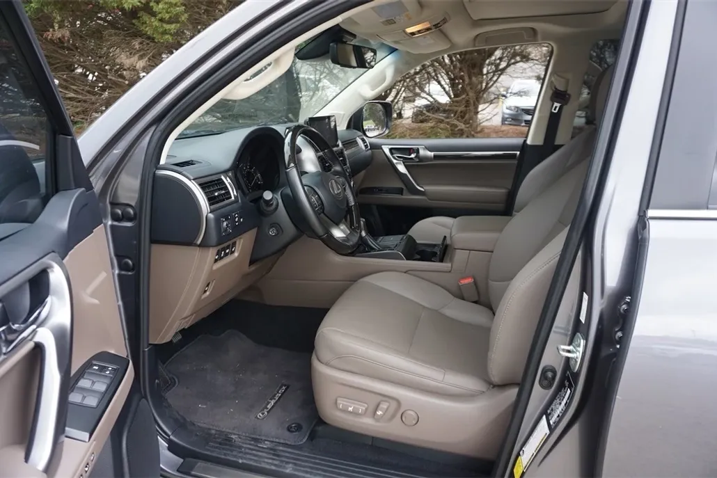 2023 Lexus GX Premium photo 1