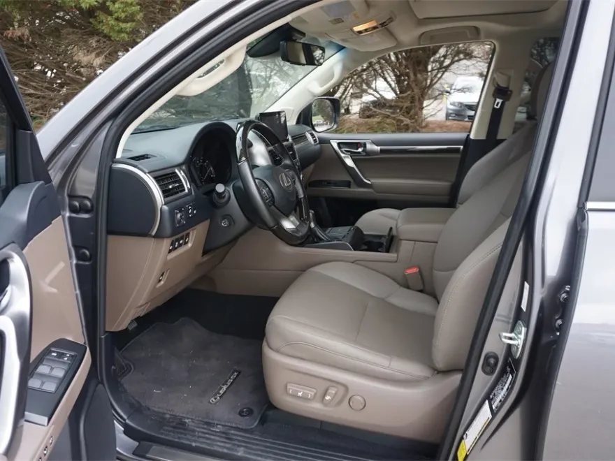 2023 Lexus GX Premium photo 1