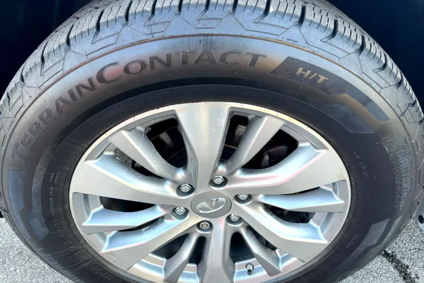 2015 Infiniti QX80 Limited photo 1
