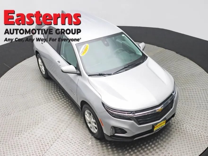 2022 Chevrolet Equinox LT photo 1