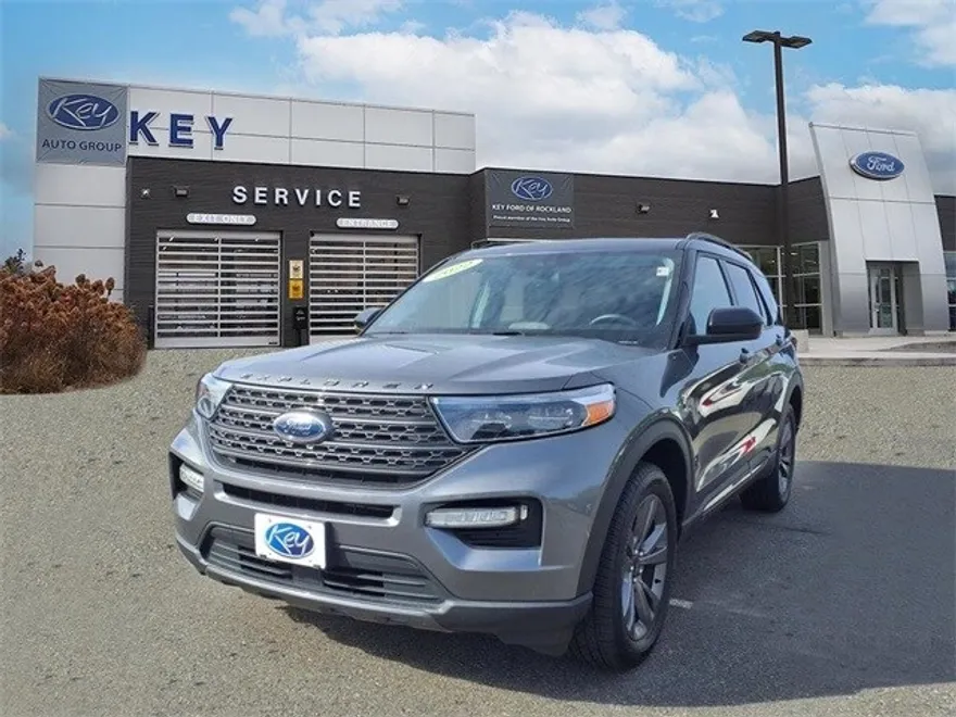 2022 Ford Explorer XLT photo 1