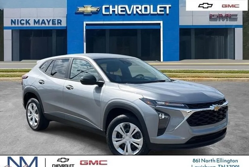2024 Chevrolet Trax LS photo 1